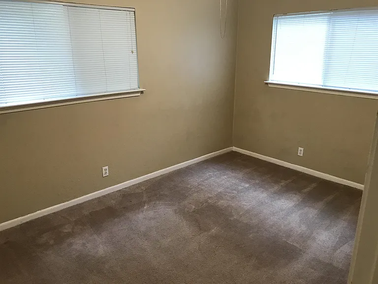 417 Live Oak St — Photo 11