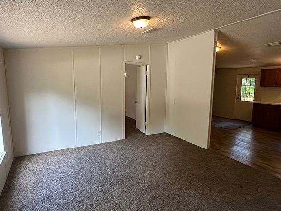 2nd image of 15121 NE 85th Pl
