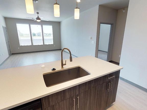 3rd image of 3315 Aurora Ave Unit 203