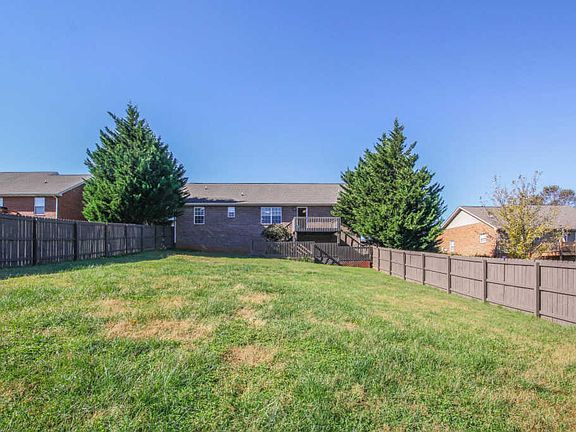5th image of 829 Garner Hills Way