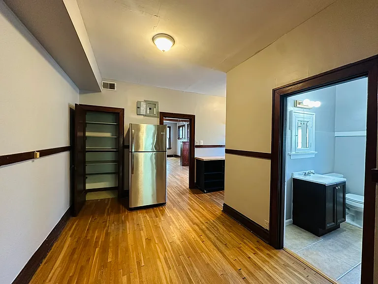 2516 Bellevue Ave #2N — Photo 11