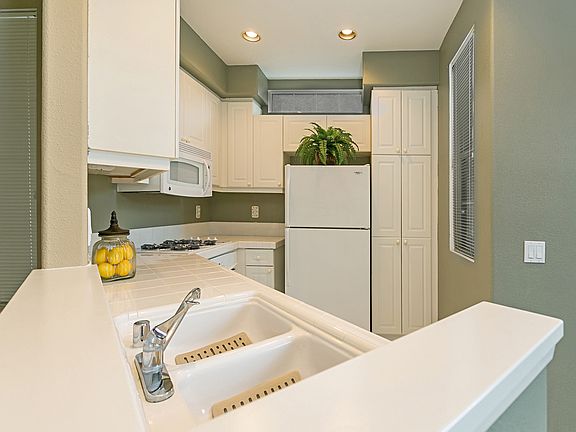 5th image of 10722 Sabre Hill Dr Unit 132