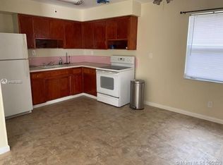 818 NE 8th St #2, Hallandale, FL 33009