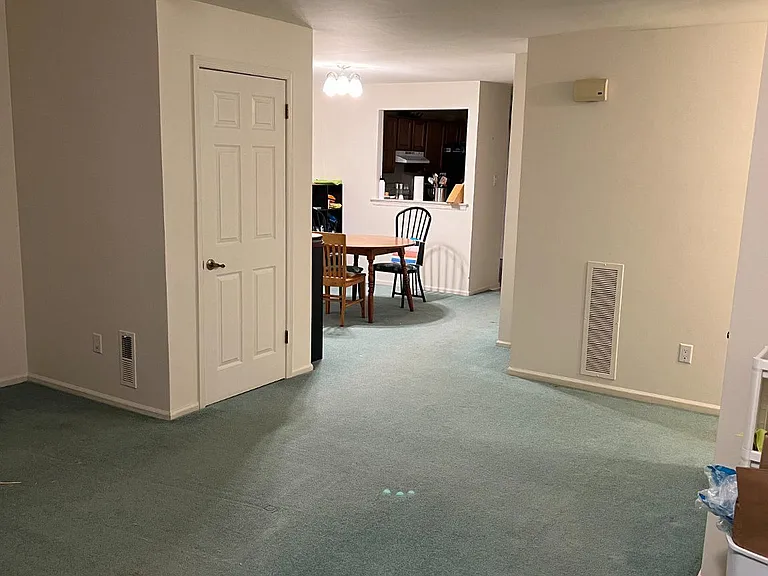 81 Banbury Ct — Photo 3