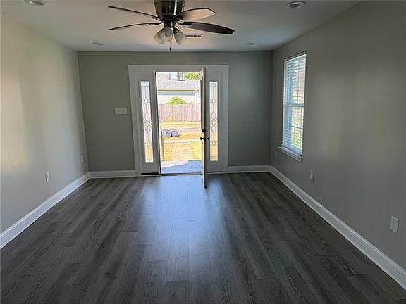 5th image of 9009 Fig St