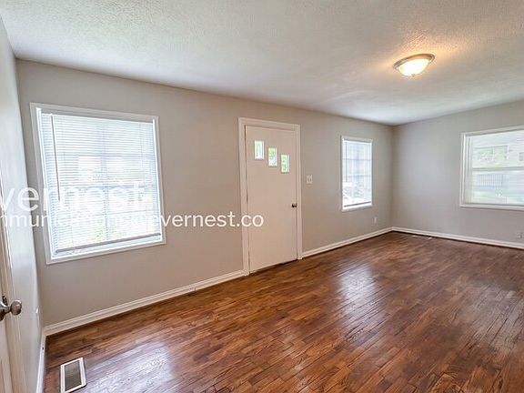 4th image of 2109 29th Ave N