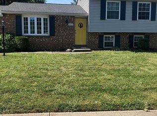 443 Pickerington Hills Dr, Pickerington, OH 43147