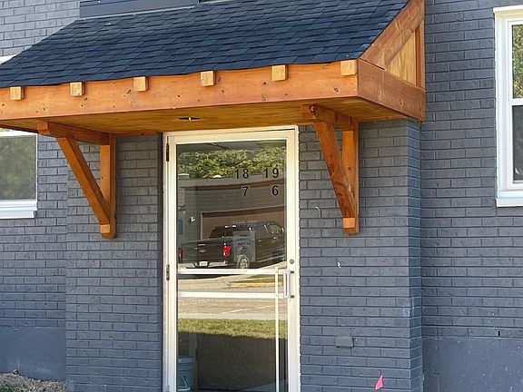 2nd image of 1 Leverette Ln #17