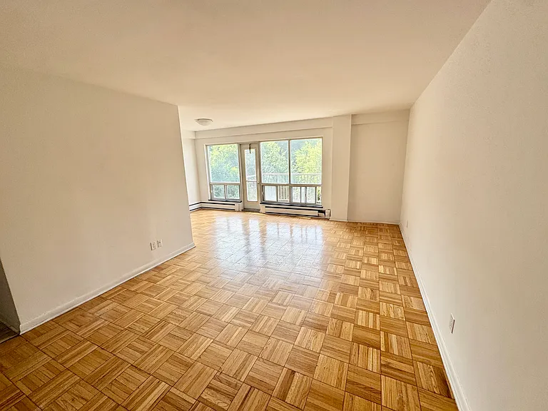 1603 Bathurst St — Photo 13
