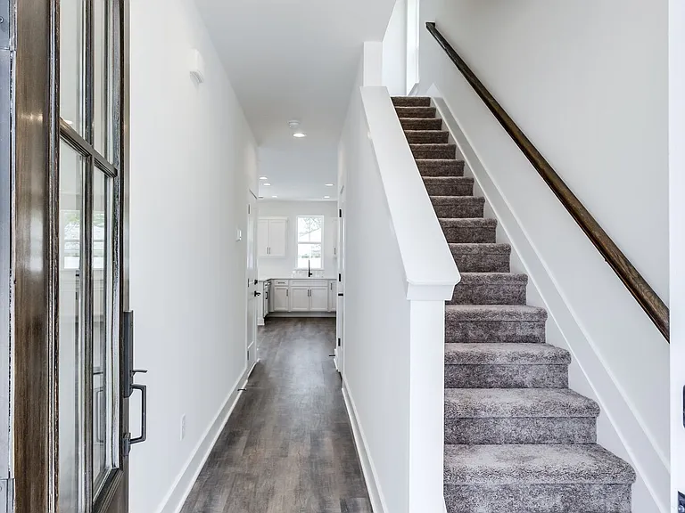 518 Taffy Way — Photo 4
