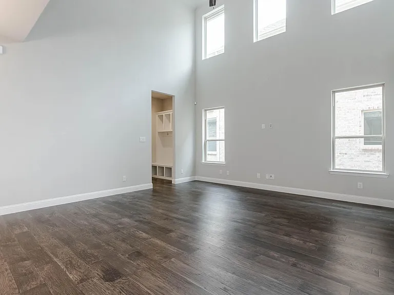 1537 Euclid Aly — Photo 35