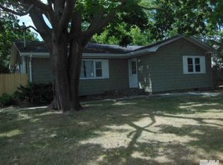 20 N Dunton Ave, East Patchogue, NY 11772