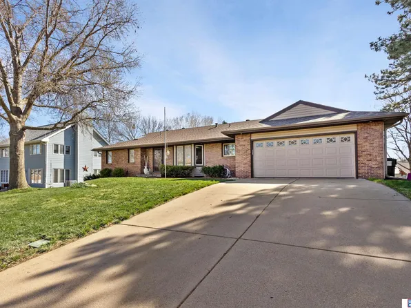 5926 S 72nd St, Lincoln, NE 68516