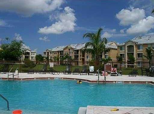 4th image of 1208 Villa Ln #1208