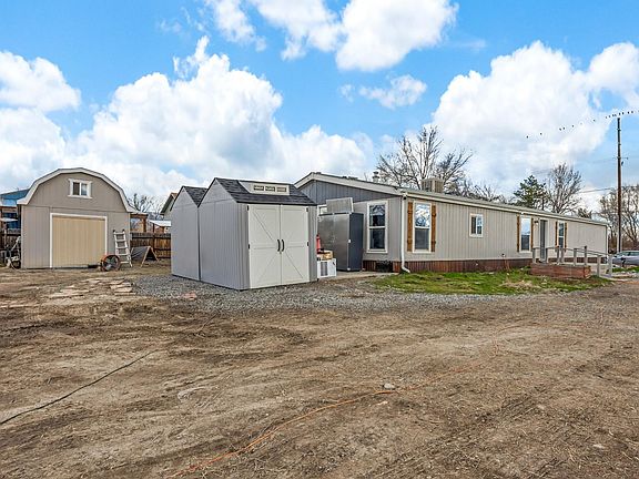 3rd image of 3216 E Rd