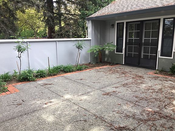 3rd image of 909 Princeton Dr