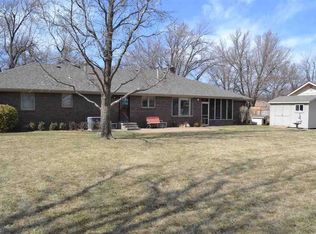 2404 Westminster Dr, Hutchinson, KS 67502