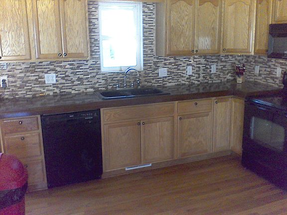 4th image of 1035 Garden St