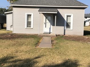 321 S Orchard St, Arlington, KS 67514