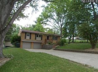 2217 47th St NE, Canton, OH 44705