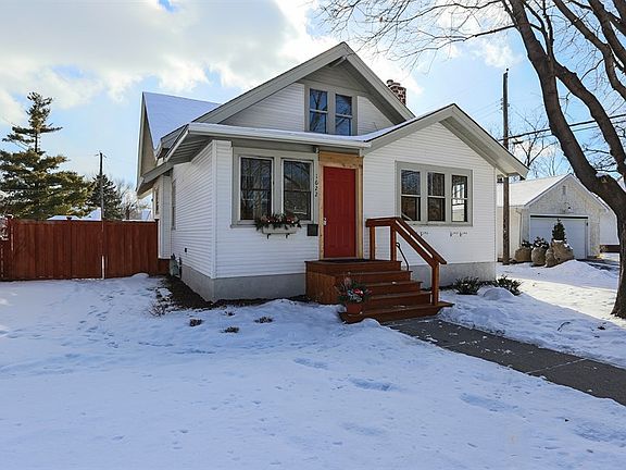 2nd image of 1622 Wellesley Ave