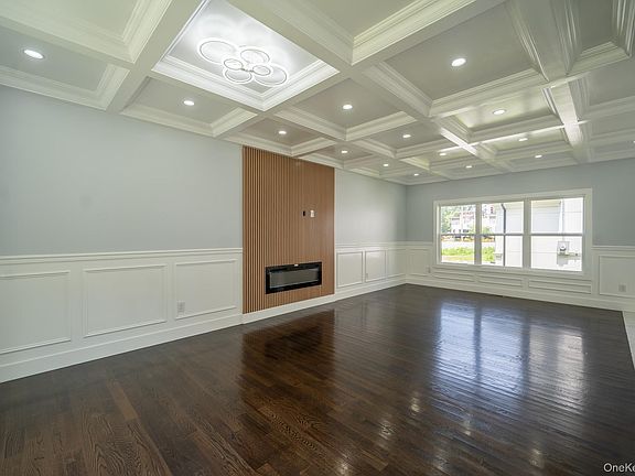 3rd image of 17 Park Drive East