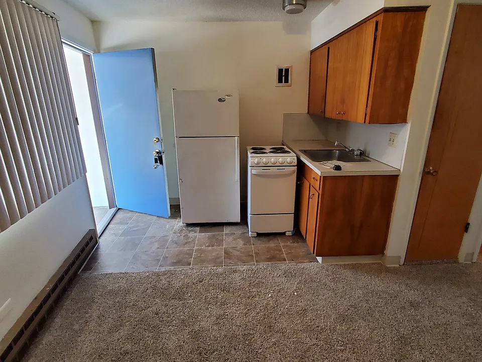139 E 17th Ave #6