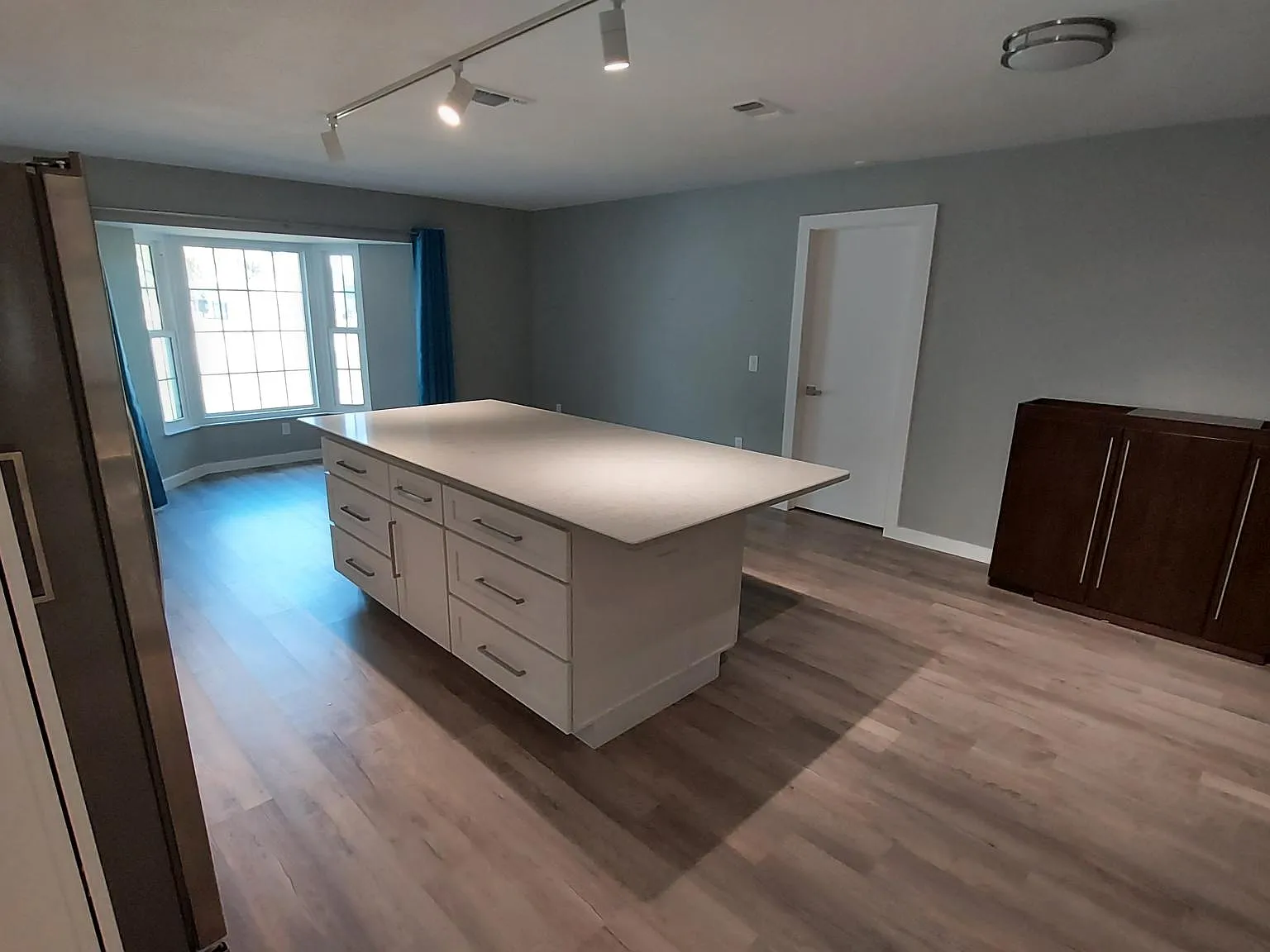 3 bed, 2000 sqft, $1,900 — Photo 4