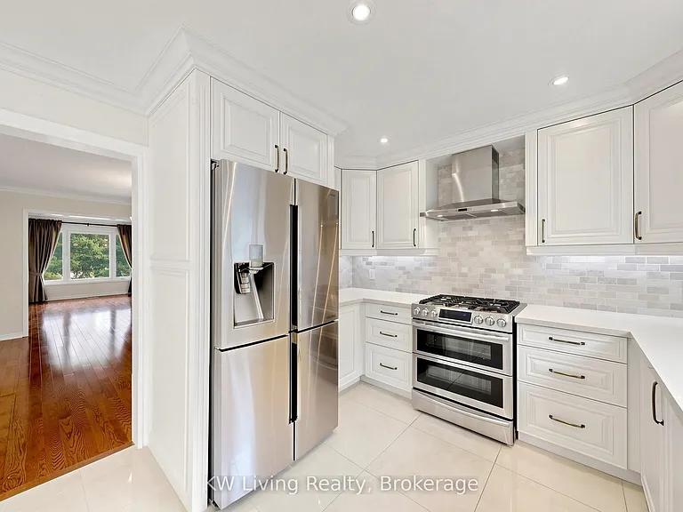 33 Southgate Cres — Photo 12