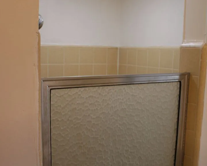 704 N Sanders St — Photo 13