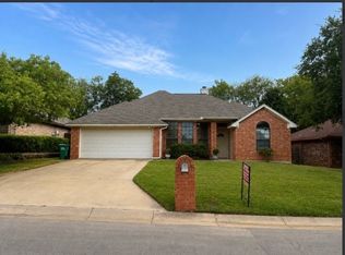 1109 Brittany Dr, Denton, TX 76209