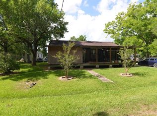 51 County Road 2400, Hull, TX 77564
