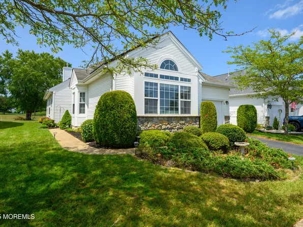 28 Halsted Drive, Manchester, NJ 08759