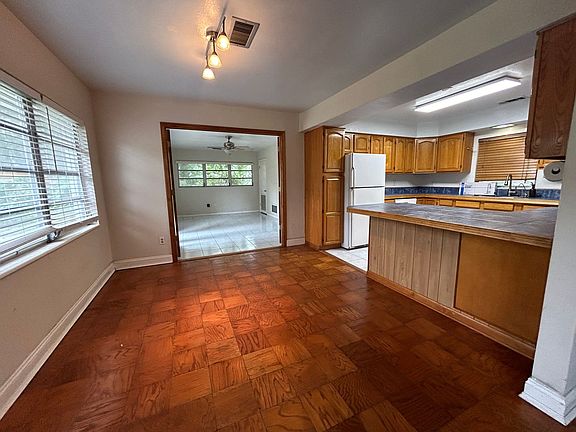5th image of 4018 NW 10th Ave