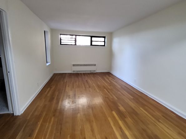 1275 E 5th St APT 2C