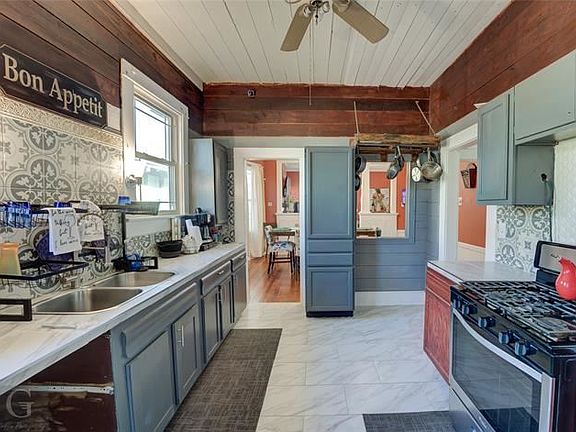 5th image of 2114 Highland Ave