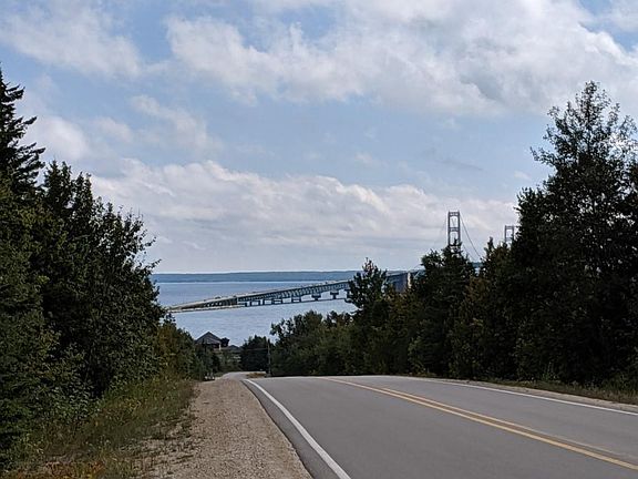 3rd image of 68 Mackinac Heights Dr