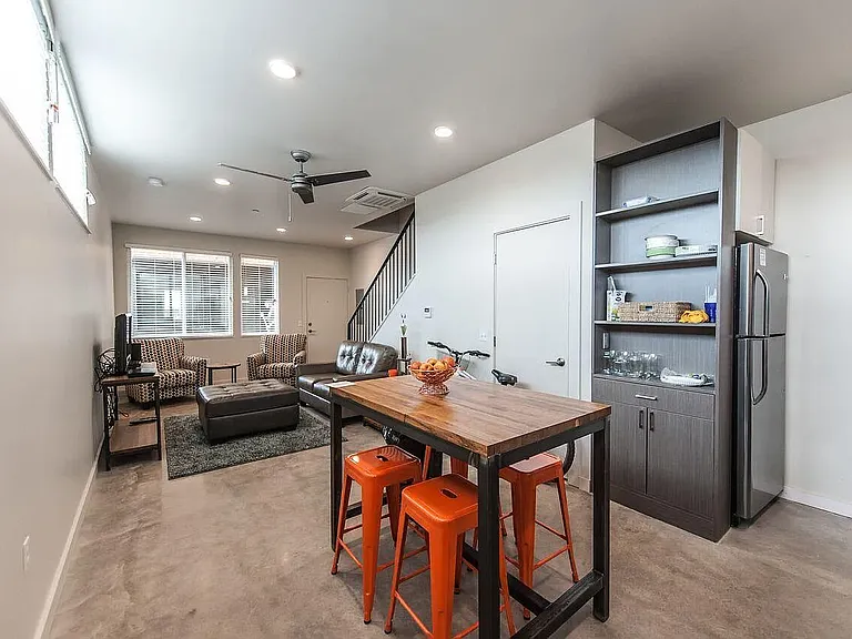 718 E 5th Ave #803 — Photo 3
