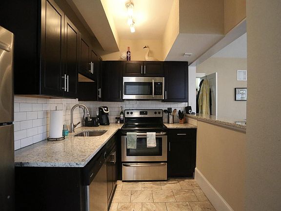 3rd image of 4905 W Pine Blvd #112