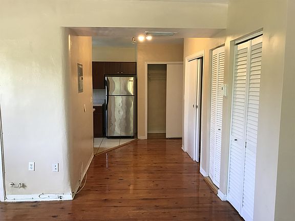 2nd image of 2825 Sheridan Ave #4