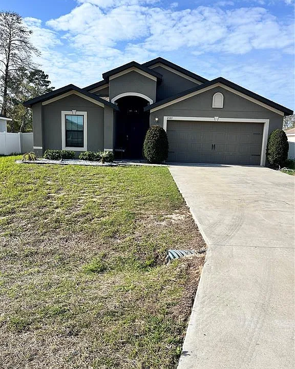 2121 Hibiscus Pl