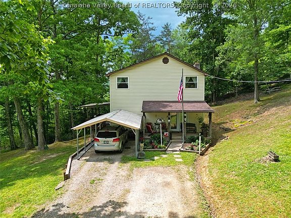 3rd image of 421 Mistletoe Ln