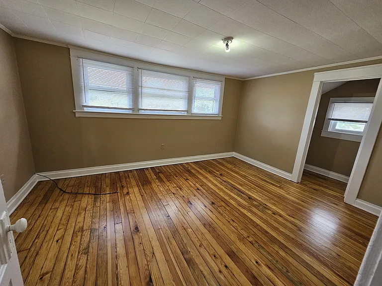 329 Telford St — Photo 13