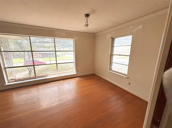 1905 Province Ln, Dallas, TX 75228