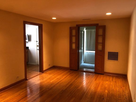 2nd image of 3413 N Elaine Pl #3V