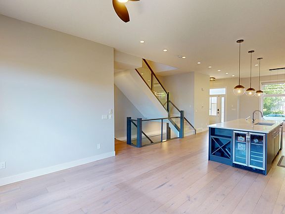 4th image of 97 Hendon Dr NW