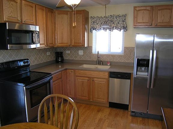 4th image of 18W171 Lowell Ln