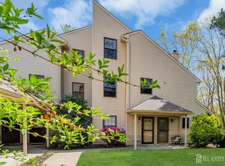 305 Owls Nest Ct, Jackson, NJ 08527