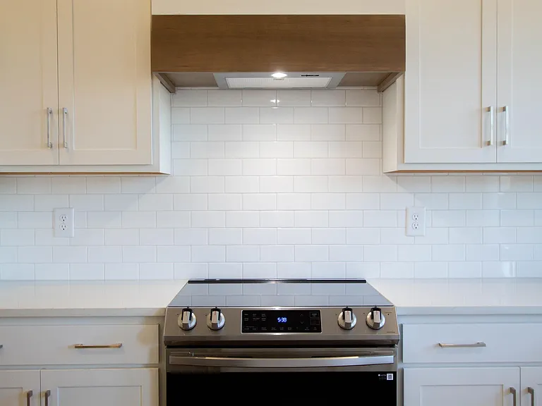 1188 Windsor Dr — Photo 7