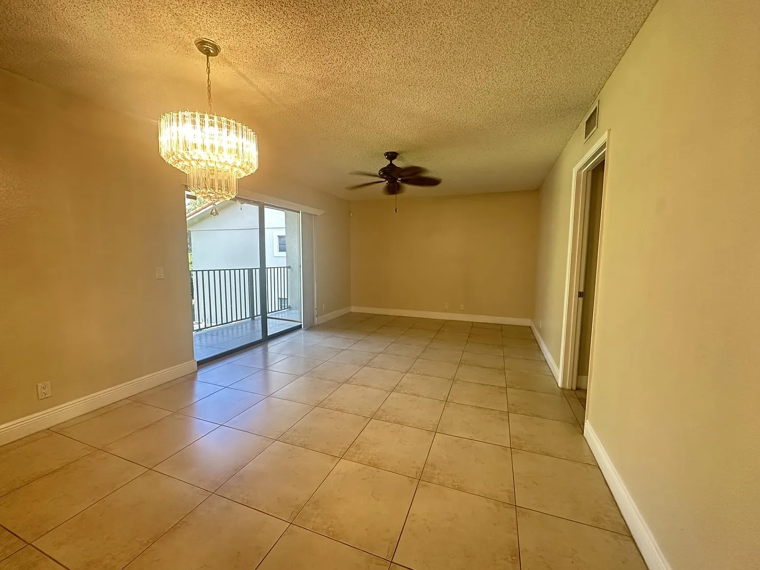 2 bed, 2.0 bath, 904 sqft, $1,850 — Photo 4